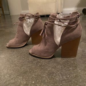 Qupid booties never worn, size 9!